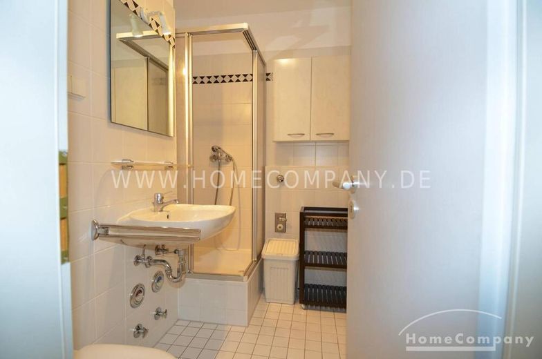 Renovierte, möblierte Zwei-Zimmer-Wohnung, Berlin Mitte mit PKW-Stellplatz – 5c5ad31d1efd2f36dac62b16fdcaee748d8bc1ed.jpg