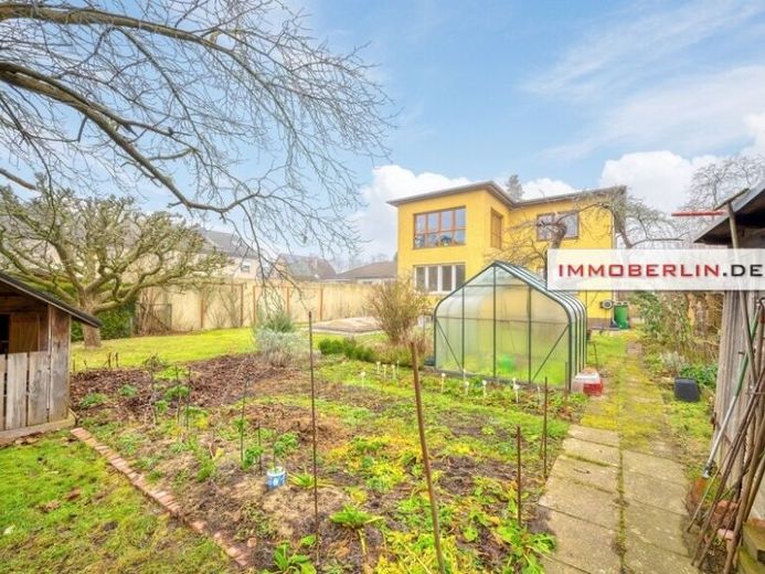 IMMOBERLIN.DE - Wohlfühllage! Attraktiv strukturiertes Ein-/Zweifamilienhaus mit großem Südgarten – Foto 1