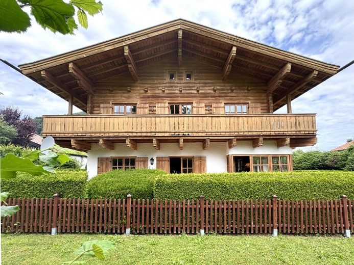 Wunderschöne 4-Zimmer-Wohnung mit traumhaftem Bergblick und 2 großzügigen Hobbyräumen! – फोटो 2