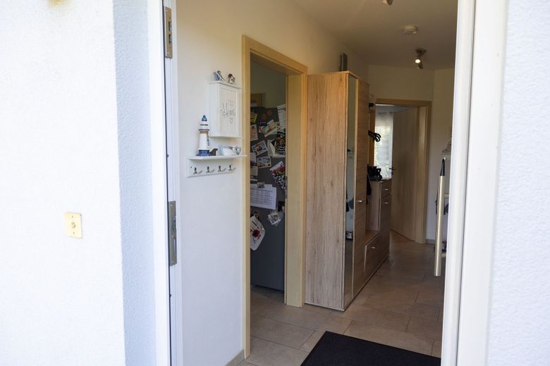 ++ Provisionsfrei ++ Doppelhaushälfte mit traumhaftem Ausblick in Weichs – Flur Eingang