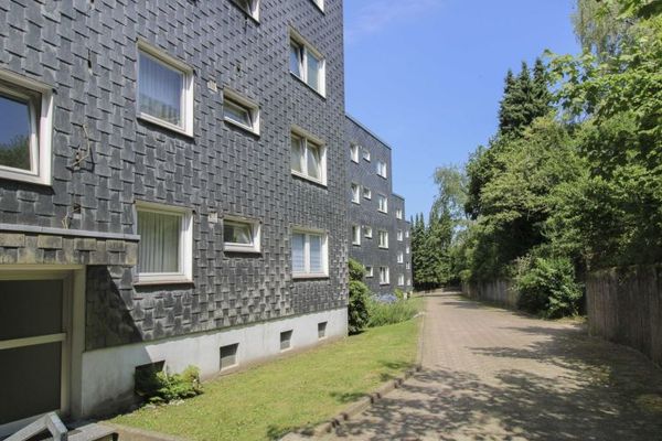 Attraente complesso residenziale con 32 unità in una zona tranquilla e adatta alle famiglie di Remscheid