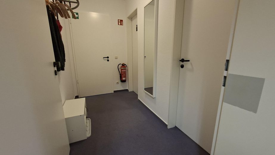 2 otopark yeri dahil aydınlık ofis/muayene birimi – Foto 13