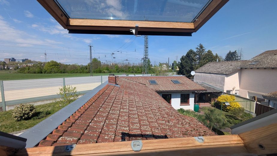 Gepflegtes Zweifamilienhaus mit großem Garten, Garagen und vielfältigen Nutzungsmöglichkeiten – Ausblick Essbereich OG