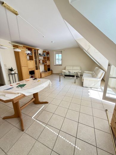 Un chez-soi ensoleillé avec balcon exposé sud - Appartement de 2 pièces à occuper soi-même - Sans commission – Wohnzimmer2