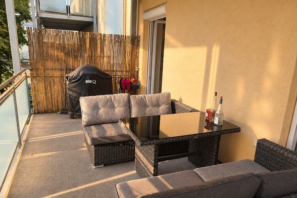 Ehrlich und provisionsfrei:  große 3-4 Zimmer Wohnung mit großzügigem Balkon & Stellplatz