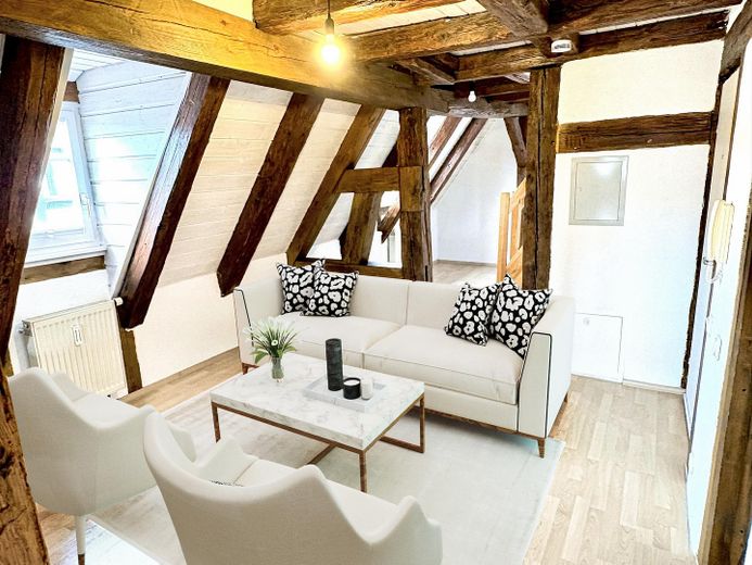 Wohnzimmer möbliert