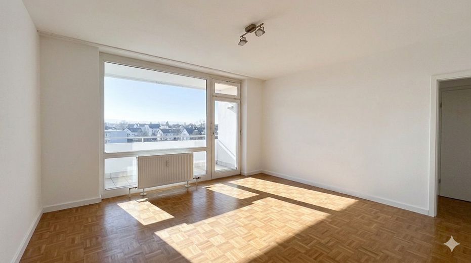 Großzügige 3,5 Zi Wohnung mit Balkon & EBK, frisch renoviert gute Anbindung in Bissingen – Schlafzimmer