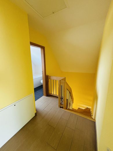 Flur OG mit Treppe 