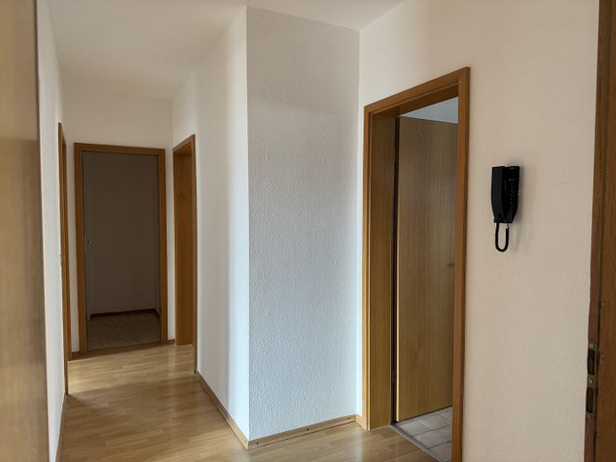 Appartement 2 pièces situé au centre – Flur Blick Abstellkammer