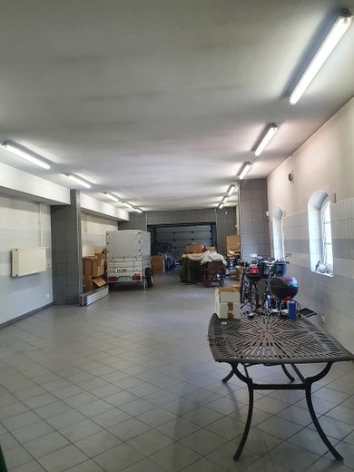 Represäntive Premium-Villa in gefragter Lage von Kolkwitz - VERKAUF IM DIGITALEN BIETERVERFAHREN – Garage