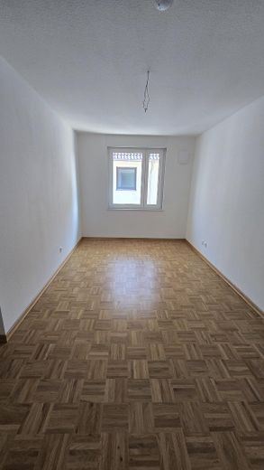 Derede yaşamak - bahçeli ve yeşilliğe bakan aile için modern yeni yapım sıra evi – Zimmer 3 1.OG zum Weg