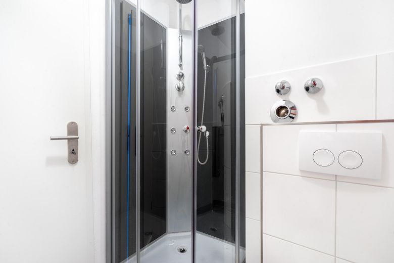 ¡Apartamento+plaza de aparcamiento en Maguncia: inversión, padres y uso propio – ¡VACÍO Y SIN COMISIÓN! – Komfortable Dusche