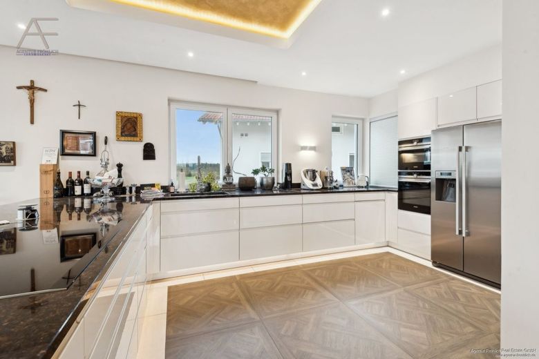 Unternehmerresidenz vor den Toren Münchens - Luxuswohnen &amp; Business unter einem Dach – Bild 5