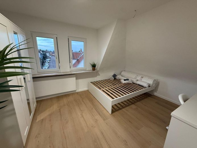 Möbliertes WG-Zimmer in 4er-Frauen-WG in Heilbronn-Neckargartach – Zimmer 1 mit 11,51 qm