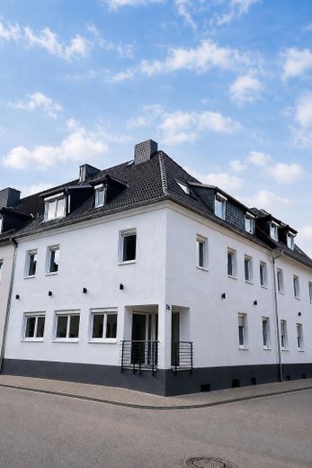 5,5 % Ertrag im 1. Jahr | Voll vermietet | Kernsaniertes 6-Familienhaus – Foto 2