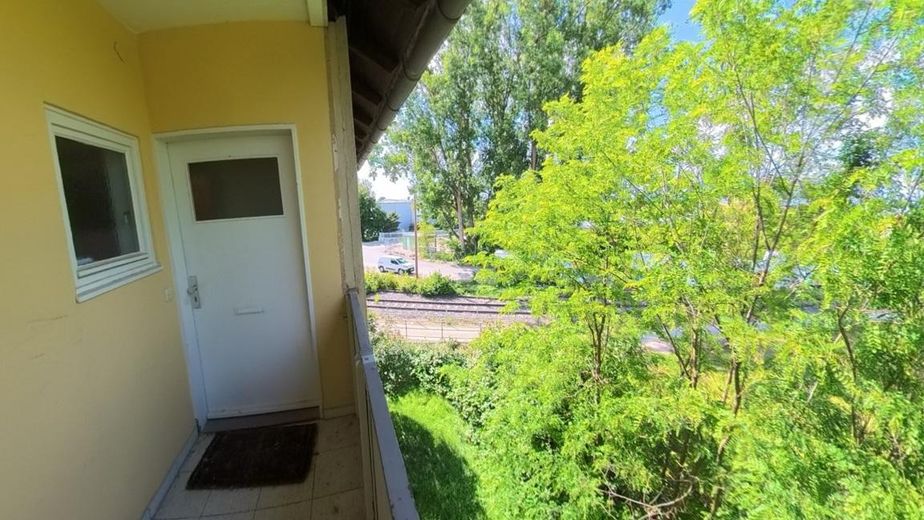 Mieszkanie dwupoziomowe 85 m² w pobliżu kampusu, bezpośrednio przy Ringgleis + 55 m² zaadaptowanej powierzchni użytkowej na poddaszu – Eingangstür wird noch erneuert