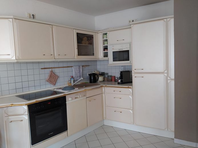 Appartement libre à Bahrenfeld avec ascenseur et grand balcon orienté sud-ouest – Einbauküche