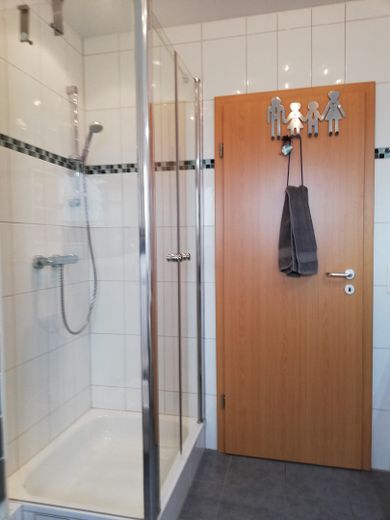 Wohntraum im Dachgeschoss – Badezimmer