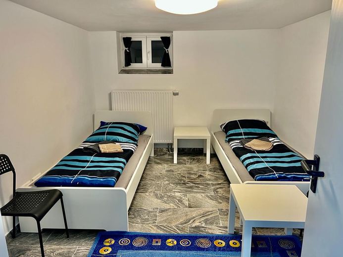 Monteurzimmer in Neufahrn für 7 Personen – Foto 1
