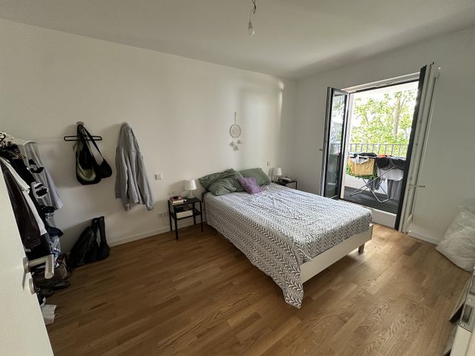 Moderne Neubauwohnung mit Loggia & Einbauküche – Foto 8