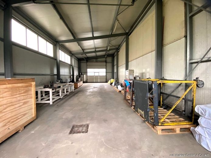Gewerbehalle mit Erweiterungsbau und Wartungsgrube in Oelsnitz Vogtland – VUB0002466-10