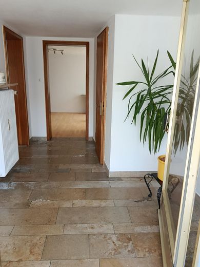 Zweifamilienhaus in Toplage, Ruheoase mit Pool am Stadtrand von Friedberg/Augsburg, Hochzoll – Eingangsbereich Büro
