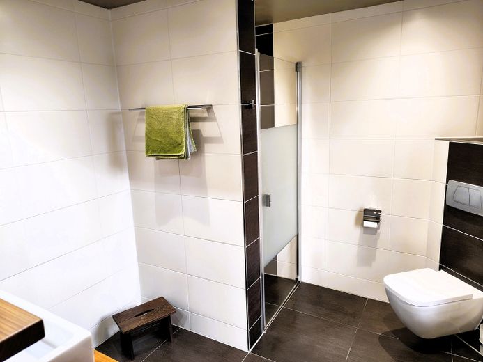 Einzigartiges Anwesen in unverbaubarer Alleinlage - naturnah wohnen, perfekt angebunden – Gäste WC