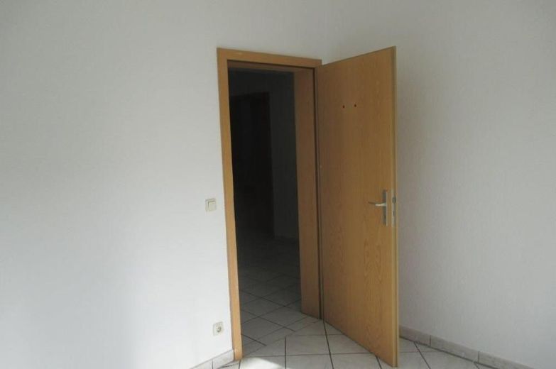 Erdgeschoßwohnung mit Terrasse zu vermieten – Bild 3