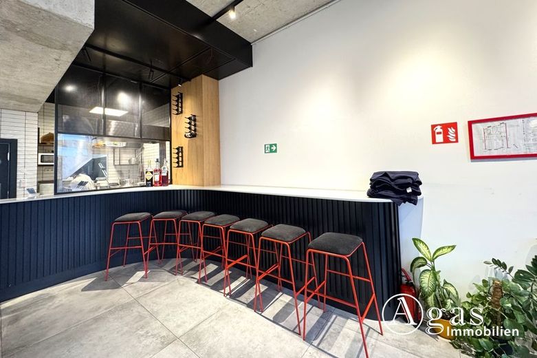 Nachmieter gesucht: Etabliertes italienisches Restaurant am Boxhagener Platz – Gastraum