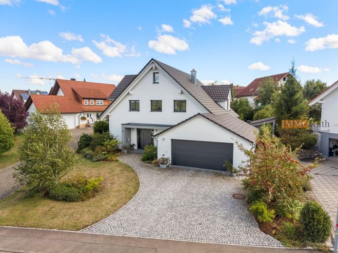 IMMORath.de – Casa progettata da un architetto con giardino curato e ampio terreno – Foto 1