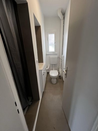 Neu renovierte 3 er WG in Stuttgart Ost 3.OG rechts – Bad