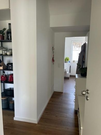Luminoso y modernizado piso de 2 habitaciones en la última planta con terraza en la azotea en Hannover – List – Foto 13