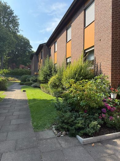 Aumühle: Ruhige 4-Zimmer-Wohnung im Grünen – provisionsfrei – Foto 1