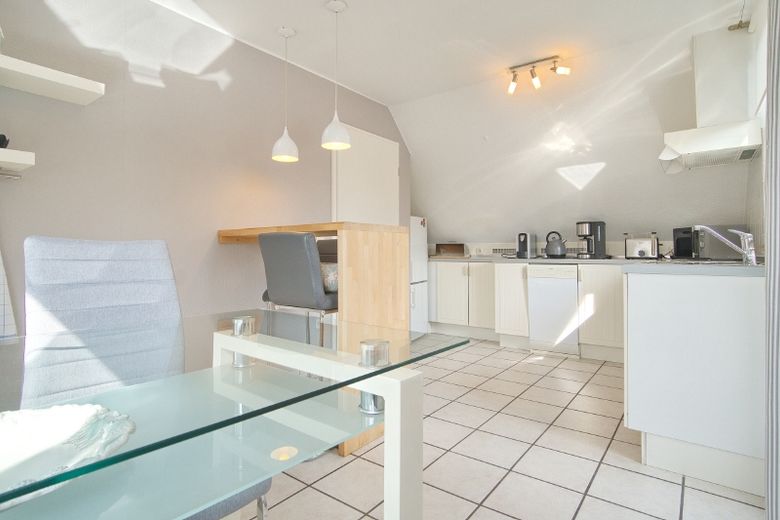 Helle Wohnung mit eigenem Eingang, Balkon und viel Komfort zum Wohlfühlen, Internetzugang möglich – 60683d3a7c5ced972c3d19fb07c064ca2fb2d382.jpg