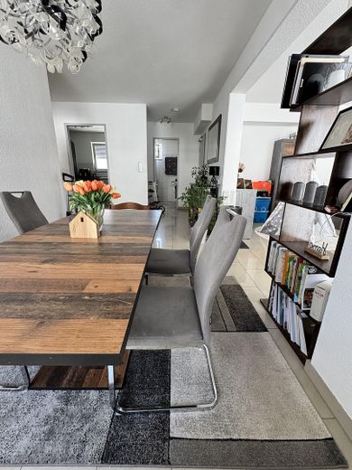 3,5-Zimmer-Wohnung mit Balkon im Zentrum von  Rastatt – Blick in den Flur