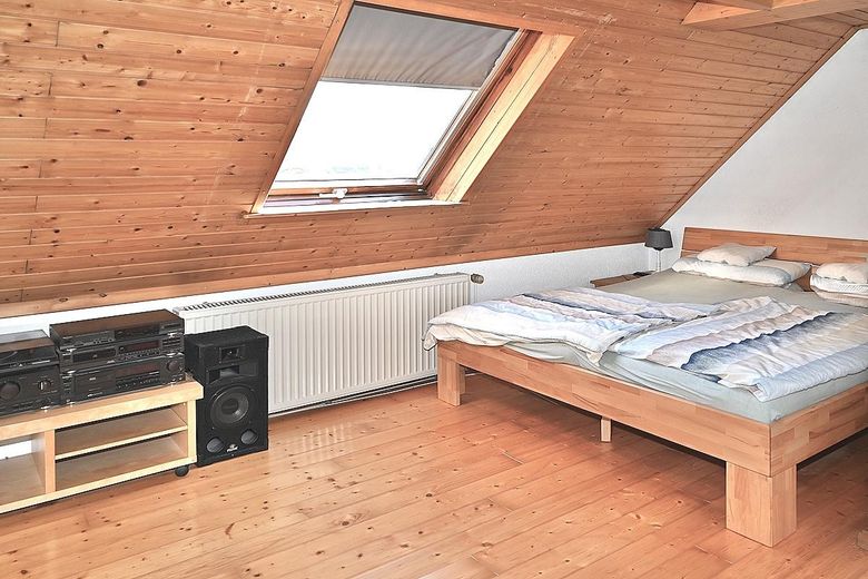 DG wohnlich ausgebaut