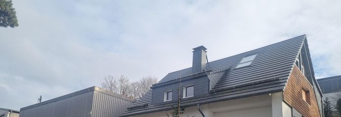 Wohnhaus &n Lagerhalle Außenan