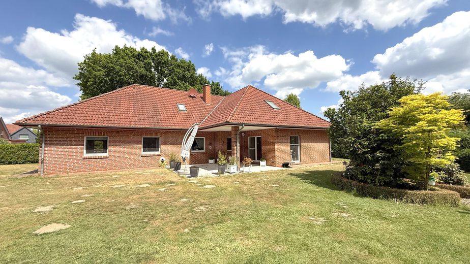 +++Provisionsfrei+++Wachendorf- flexibler  Bungalow aus 2005  zu verkaufen – Rückseite