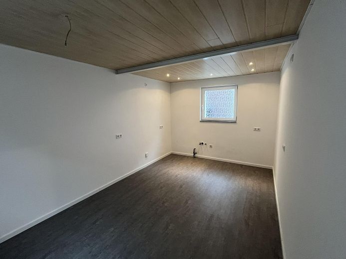 Komplett renoviertes Reihenendhaus mit großem Dachstudio und separatem Garten in Harthausen – Küche