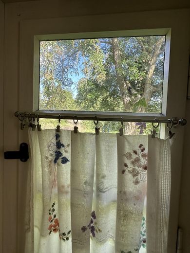 Kleines Fenster im Bad