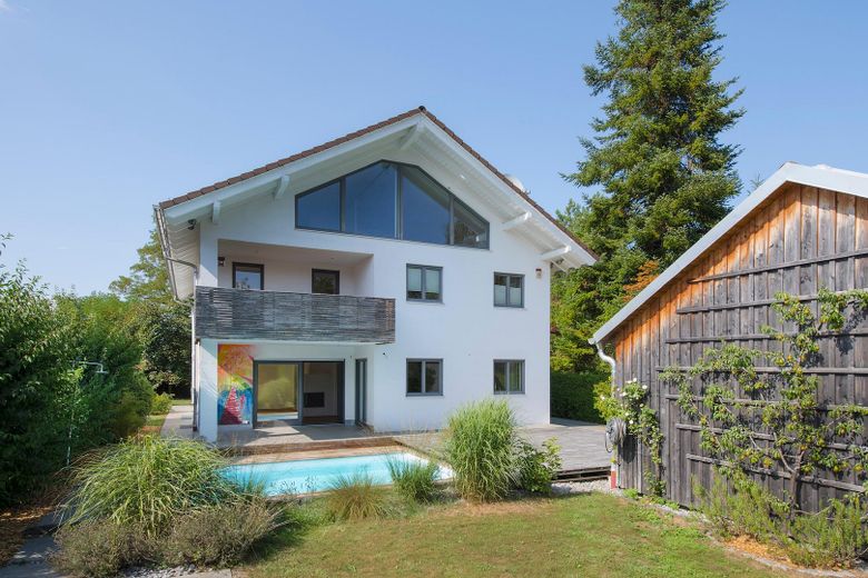 Rodzinna sielanka w Seeshaupt nad jeziorem Starnberger See – Frontansicht