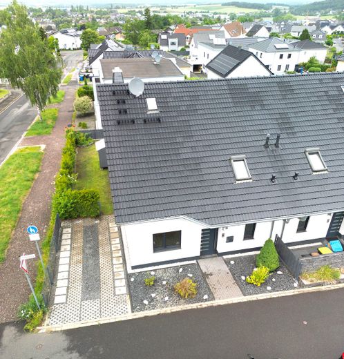 Nowoczesny dom bliźniaczy z panoramicznym widokiem w Kommern | Klasa energetyczna A | Bez prowizji – Foto 2