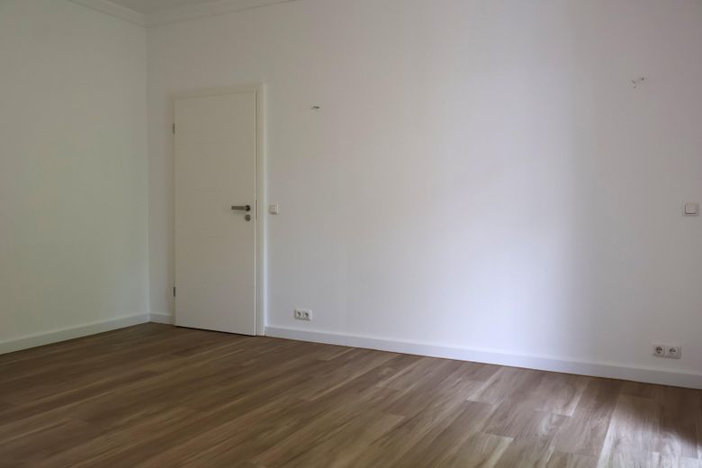 Hell geschnittene 105 m² Einliegerwohnung mit Terrasse & Wohnküche – Schlafzimmer