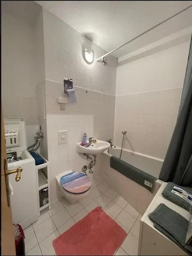 3 Zimmer Wohnung an Selbstnutzer Provisionsfrei – Badezimmer