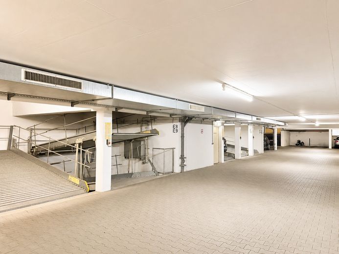 Disponible de inmediato. Plazas de aparcamiento subterráneo en el complejo residencial Reick. Schroeterstraße / Herschelstraße – Tiefgarage