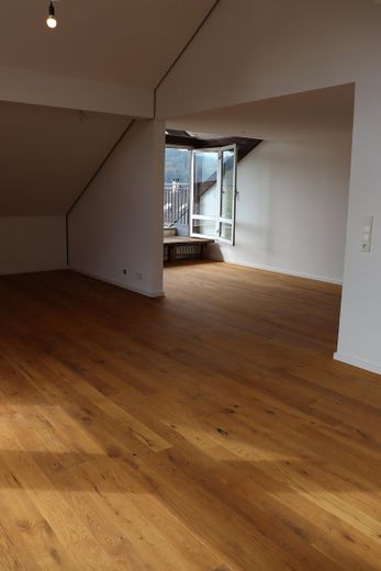 Blick Wohnzimmer zum Essbereic