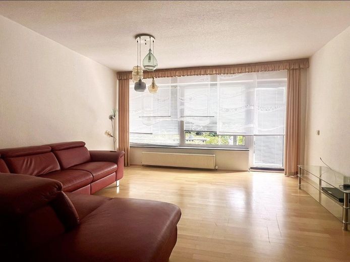 freistehendes Einfamilienhaus mit Garten, Pool, Sauna & Solarthermie – Foto 13