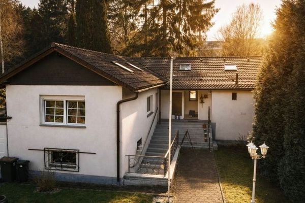 Freistehender Bungalow in Kerpen-Horrem — ebenerdiges Wohnen mit Süd-Terrasse & 670 m² Garten