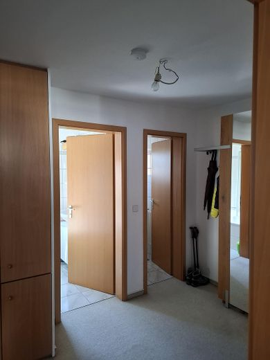 Flur Türen zu Bad und WC