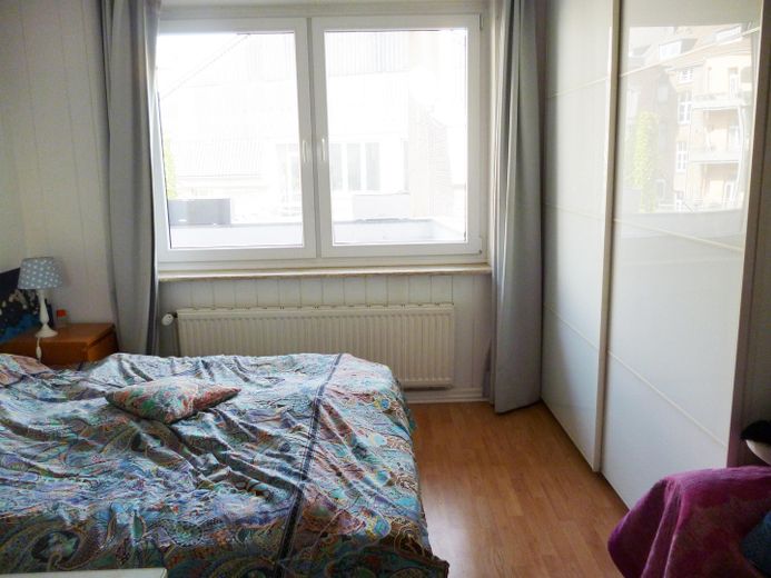 Schöne optimal geschnittene Dreizimmerwohnung, 76 qm, in Düsseldorf Flingern-Nord. – Schlafzimmer